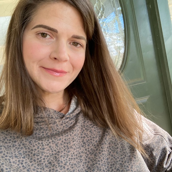 Meet yOuR POSHER!😊⭐️🛍 - Picture 4 of 5